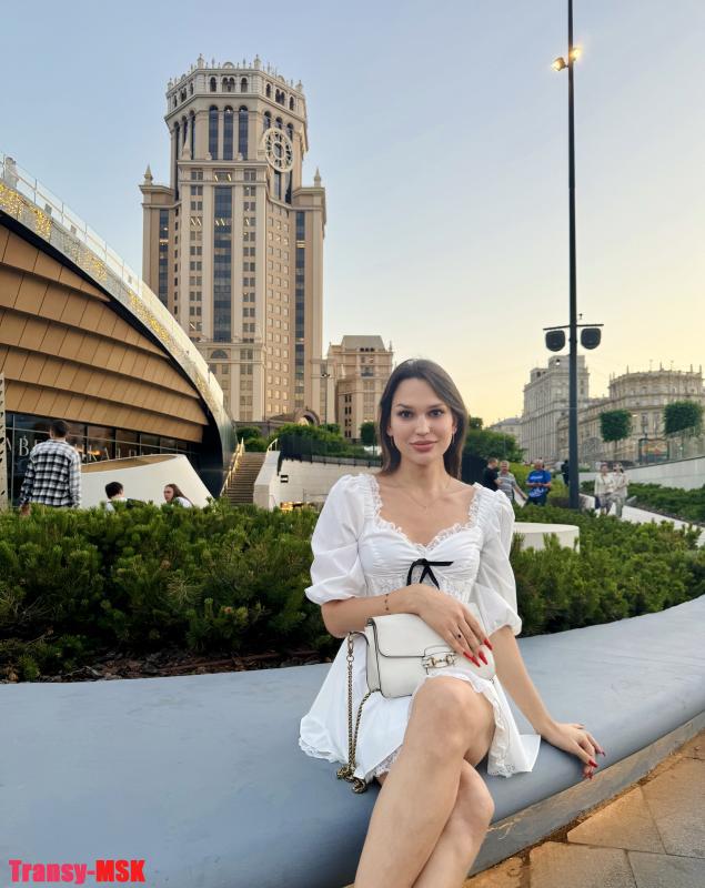 Порно әйелін қара нәсілді адаммен бөлісті